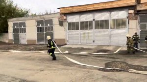 Боевое развертывание от АЦ с подачей переносного лафетного ствола по 2 магистральным рукавным линиям