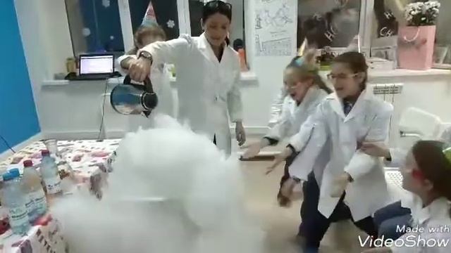 С днём рождения Аня (с друзьями) смотреть онлайн