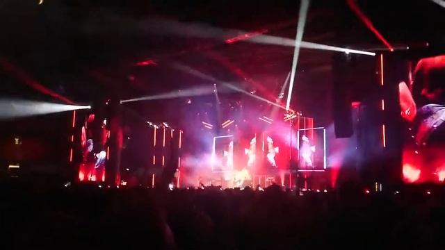 Stereophonics - The Bartender & the Thief at the Stereophonics/Tom Jones Gig in Millennium Stadium смотреть онлайн