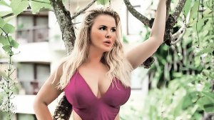 Анной Семенович о своей груди: «Мои сиси — это святое»