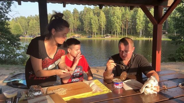 Пробуем Сюрстрёмминг / КВАШЕНАЯ СЕЛЕДКА / Surströmming Challenge смотреть онлайн