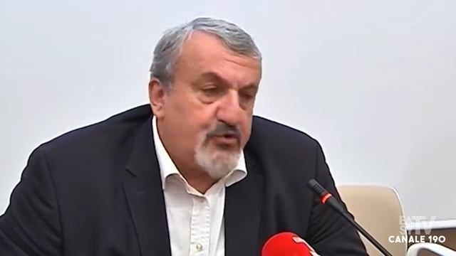 BARI TAP, LITE TRA LA MINISTRA LEZZI ED IL PRESIDENTE EMILIANO DAVANTI ALLA STAMPA смотреть онлайн