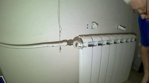 Как закрепить радиатор отопления на гипсокартоне?