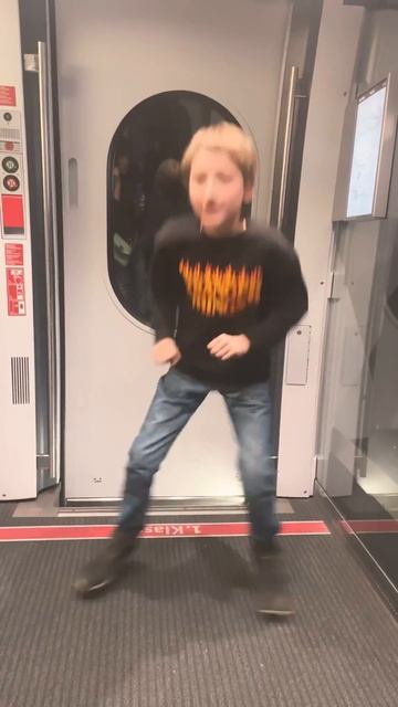 #круто #круто #ха #погоня #да #мяу #топ #класс #суперхаус #прикол #собака смотреть онлайн