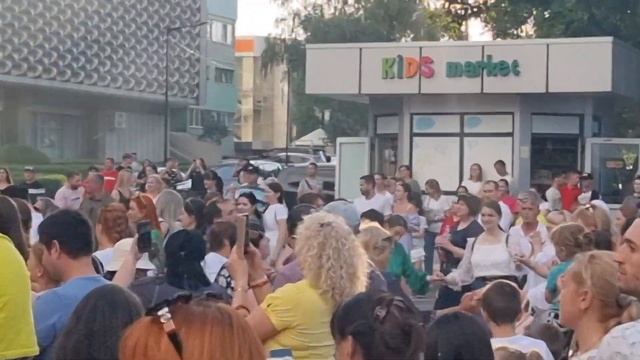 Адриана Окишану на Street Food Festival в Бельцах смотреть онлайн