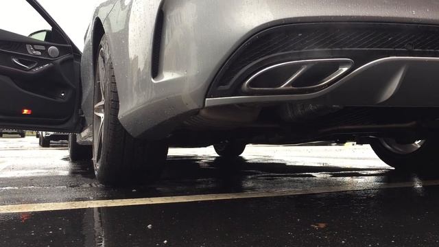 Aggressive exhaust sound! 2016 Mercedes C450 AMG. Comfort mode?! смотреть онлайн
