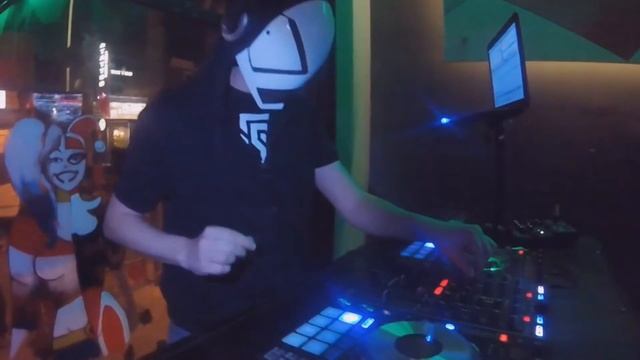 15.10 WE ARE THE BASS   QNTN Bar Краснодар