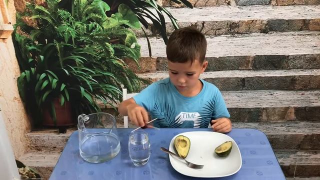 АВОКАДО СВОИМИ РУКАМИ смотреть онлайн