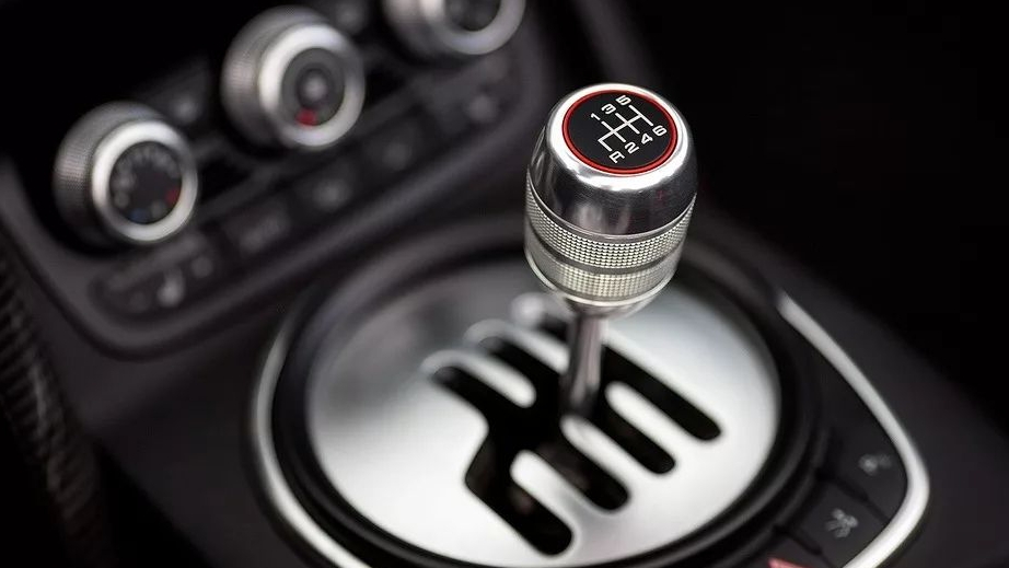 Водитель учился ездить на «автомате», а купил механику: каких проблем можно ожидать смотреть онлайн