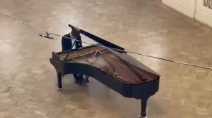 Шутка от Мацуева Дениса. «В лесу родилась елочка» стилями разных композиторов. Угадывайте!)