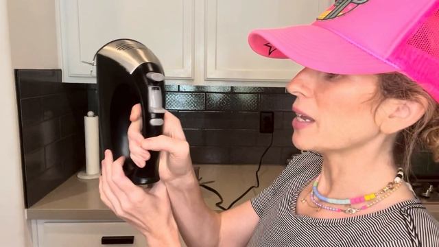 Real Life REVIEW of the Hamilton Beach Hand Mixer смотреть онлайн