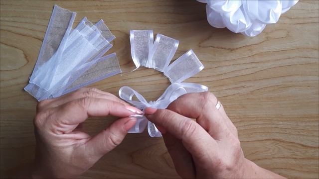 ОЧЕНЬ ПЫШНЫЕ банты НА ПЕРВОЕ СЕНТЯБРЯ / бантики канзаши