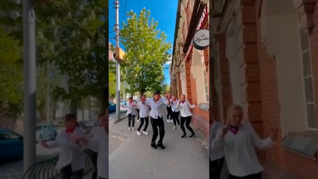 Братец Луи смотреть онлайн