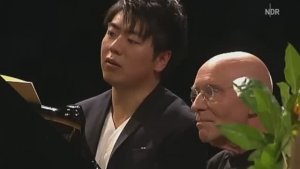 Дебюсси «Маленькая сюита»  [«В лодке»  и «Балет»] - Кристоф Эшенбах и Ланг Ланг - 2004