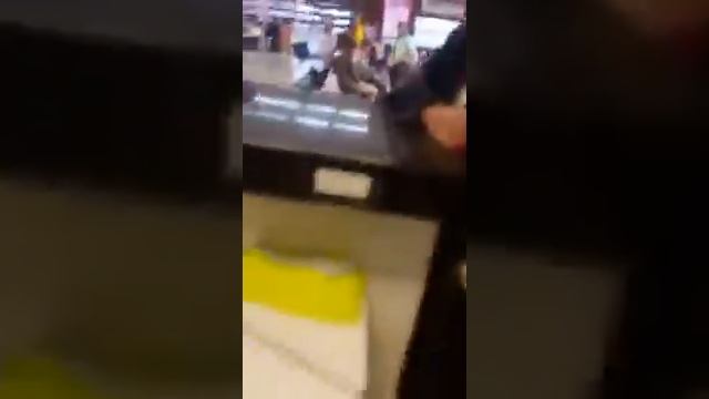 Опоздавшая на рейс пассажирка изнасиловала смотреть онлайн