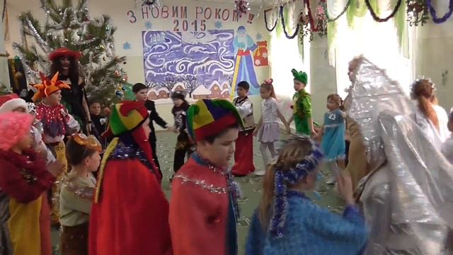 ученики 3-4 класcов встали в хоровод смотреть онлайн