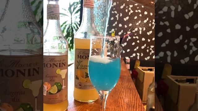 Blue Passion By MONIN Syrup #BeansNBerriesAuthorized #shorts #monin #beverage #mocktail #short смотреть онлайн