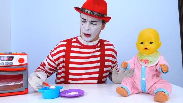 Смешные видео - Беби Бон Эмили меняет цвет! Игры для малышей с Baby Born смотреть онлайн