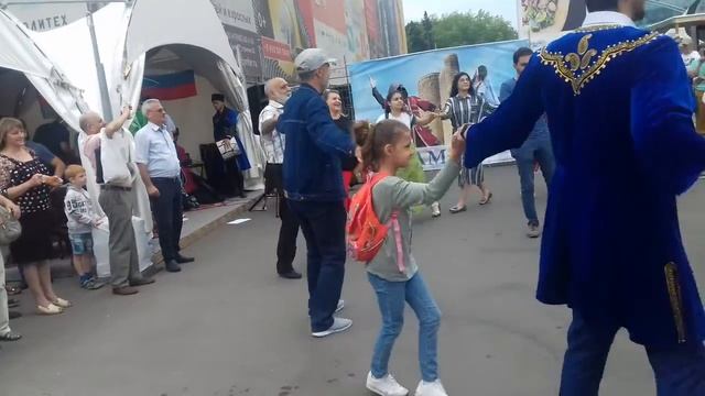 Азербайджан МастерклассТанец ВДНХ-80#САМОВАРФЕСТ смотреть онлайн
