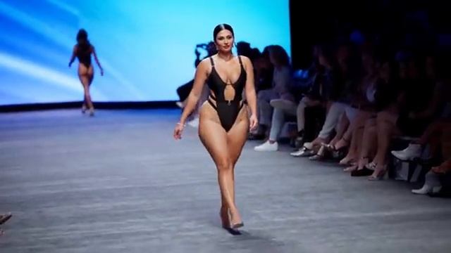 Бикини для кустодиевских дам