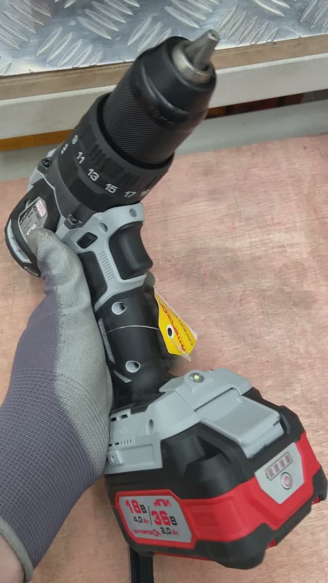 Интересная подсветка на шуруповертах Интерскол смотреть онлайн