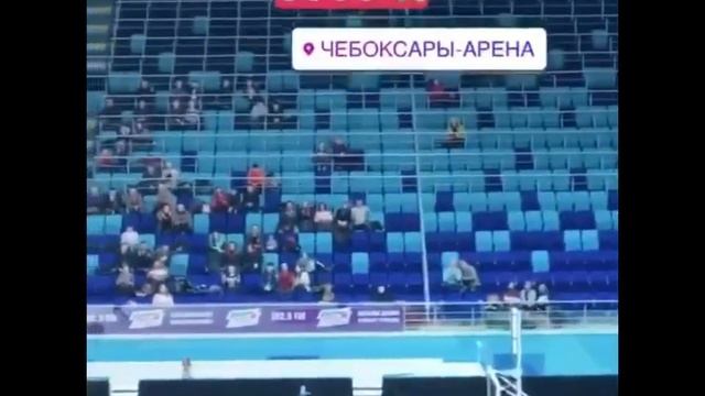 На игре "Чебоксарских ястребов" девушка забила мэдшот смотреть онлайн