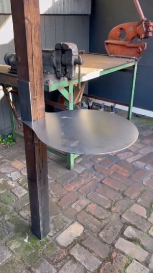 Самодельный стол регулируемый по высоте
