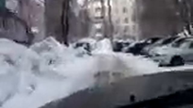 Самара. Ура!!! Весна пришла, снег подтаял. смотреть онлайн