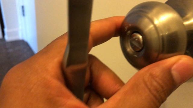 How to unlock the bathroom door with a butter knife смотреть онлайн
