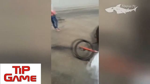 Приколюшки #20 FUNNY COMPILATION смотреть онлайн