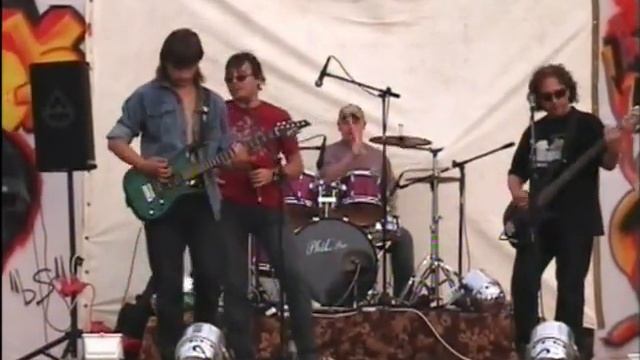 Колизей Звезда Полынь Гитарист лажал, за что и был наказан смотреть онлайн