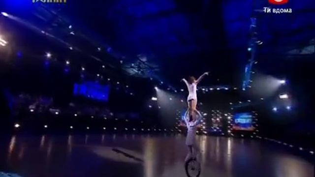 Дуэт акробатов на велосипеде «Адажио» смотреть онлайн