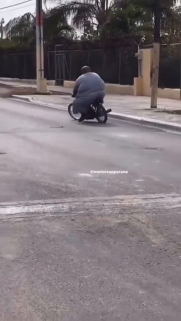 Мопед сделан из титана 😉✌️😂 смотреть онлайн