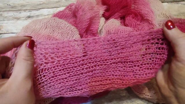 Палантин Розовая пена. Связан на вязальной машине Нева-5. 95 петель через иглу, плотность 10. 65/18 смотреть онлайн