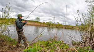 Вот где ВСЯ ЩУКА СЕЙЧАС СТОИТ на реке. ВОТ ЭТО КЛЁВ! Рыбалка на спиннинг весной в 2025