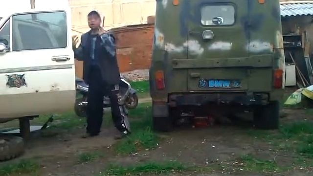 прикольно танцует 2019.mp4 смотреть онлайн