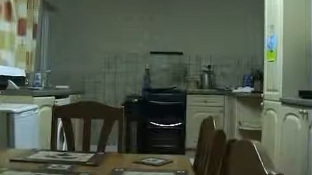 Розыгрыши над людьми - полтергейст на кухне смотреть онлайн