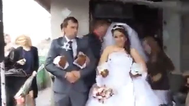 Прикол на свадьбе незванный гость смотреть онлайн