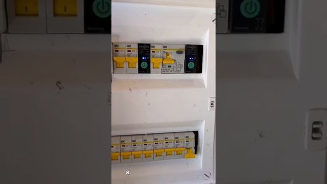 Заменили автоматы на уличное освещение и трехфазный на баню с электро печью на wi-fi с удалённым дос смотреть онлайн