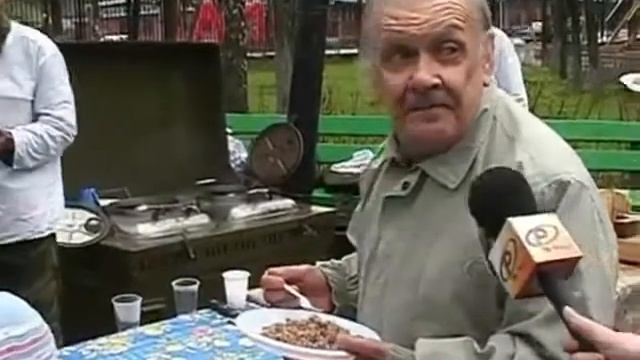 Когда работаешь дегустатором в местной столовке | Мемы, приколы, смешные вырезки видеоприколов, уга смотреть онлайн