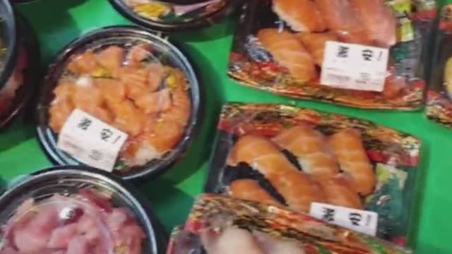 Япония, Окинава: Рынок в городе Наха со свежими морскими вкусняшками