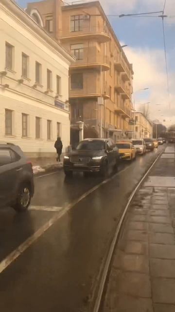Трамвай по центру Москвы