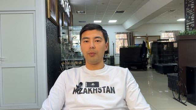 Сколько должен зарабатывать мужчина смотреть онлайн