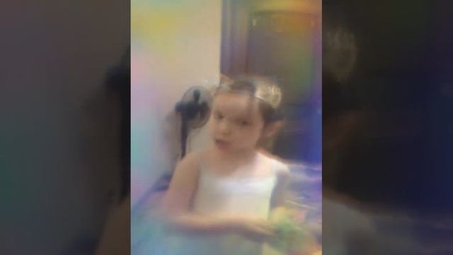 Милана показывает свой личный дневник😱😱😱😵😲🤐 смотреть онлайн