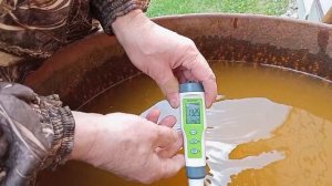 готовим раствор кальциевой селитры для первой весенней подкормки многолетников