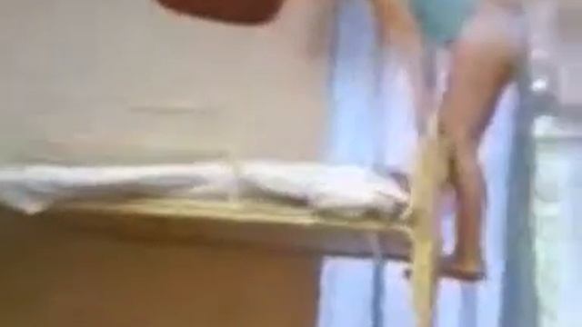 Жестокий прикол над девушкой в общаге смотреть онлайн
