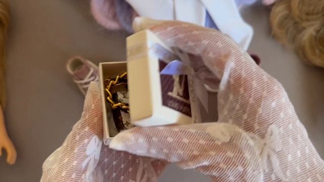 В‘язаний одяг для ляльки Паола Рейна 32 см, огляд лялькових светриків для Paola Reina 32cm смотреть онлайн