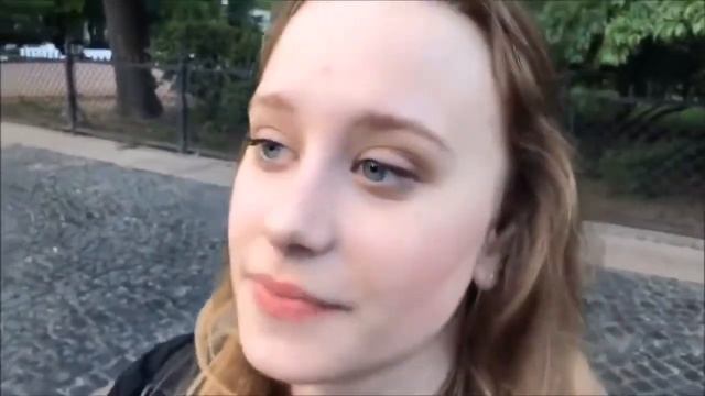 Космическая Телка. Сосать это нормально? смотреть онлайн