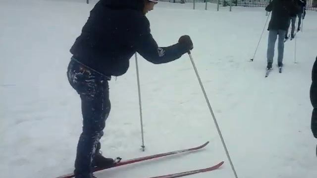 ПРИКОЛ. Жизнь в лицеи .Как проходит физра (* *) смотреть онлайн