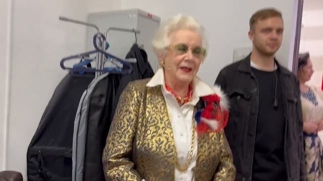 За кулисами 2